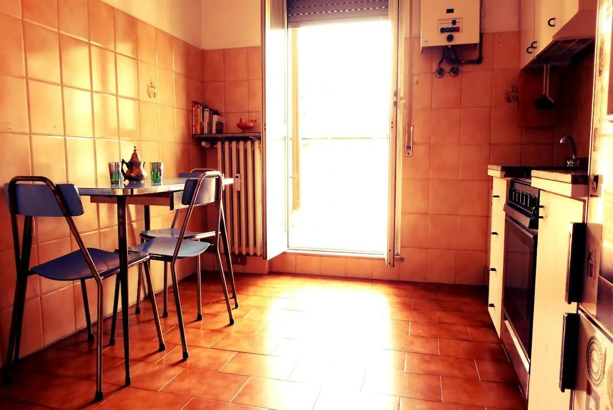 Cozy Flat For Music Lovers, 10 Min Walk From Tube Milano